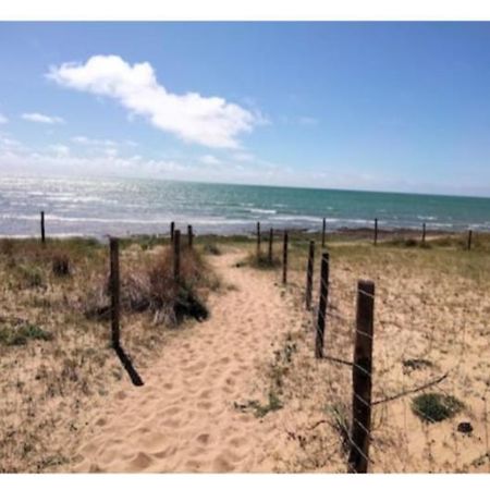 Les Pieds Dans L'Eau Acces Direct A La Plage La Cotinière Extérieur photo