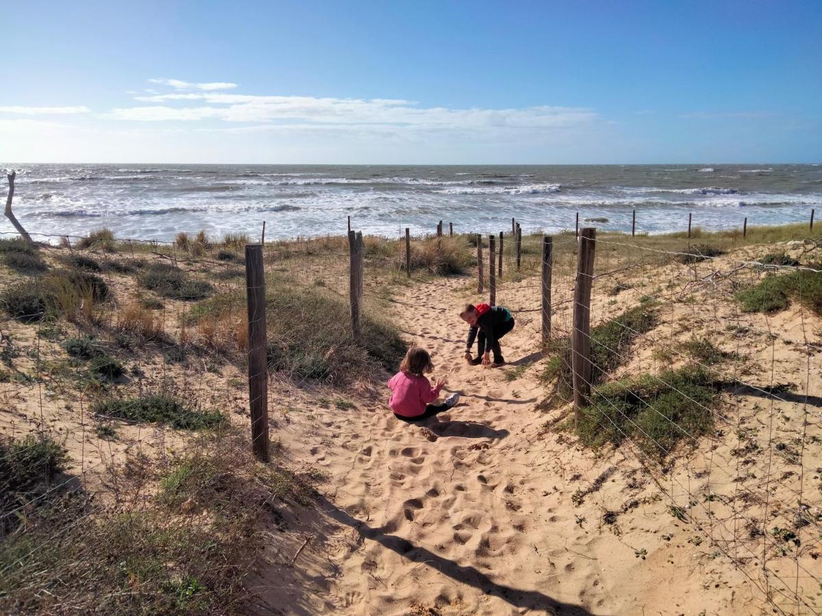 Les Pieds Dans L'Eau Acces Direct A La Plage La Cotinière Extérieur photo